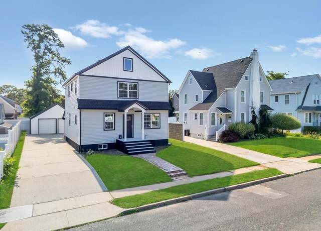 Property at 29 Dutchess St, Freeport, NY 11520, 4 beds, 2 baths
