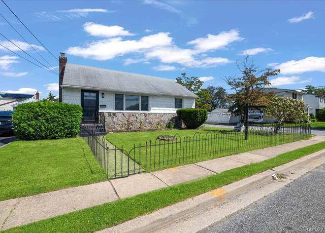 Property at 7 Prose St, Hicksville, NY 11801, 3 beds, 2 baths