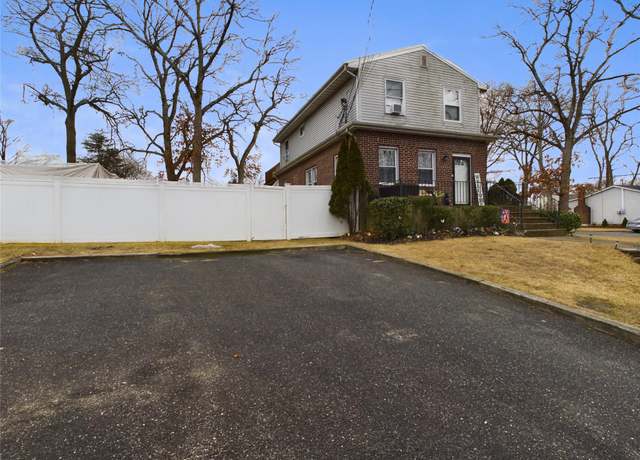 Property at 416 Nicolls Rd, Deer Park, NY 11729, 6 beds, 3 baths