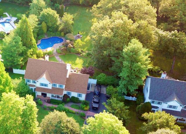 Property at 16 Dupont Ct, Dix Hills, NY 11746, 5 beds, 3.5 baths