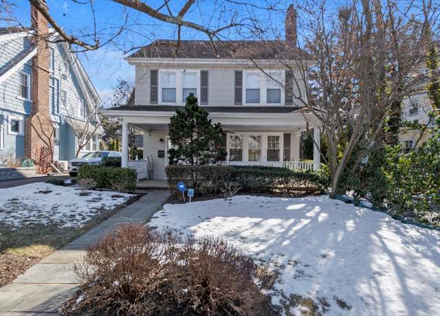 Property at 10 Murray Ave, Port Washington, NY 11050, 4 beds, 3.5 baths