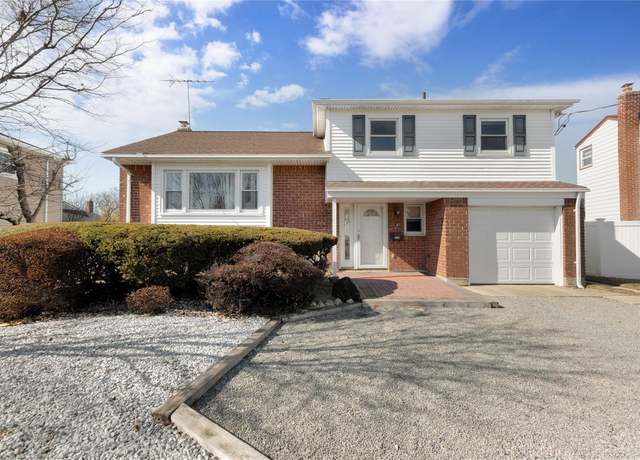 Property at 2599 Phyllis Dr, North Bellmore, NY 11710, 4 beds, 1.5 baths