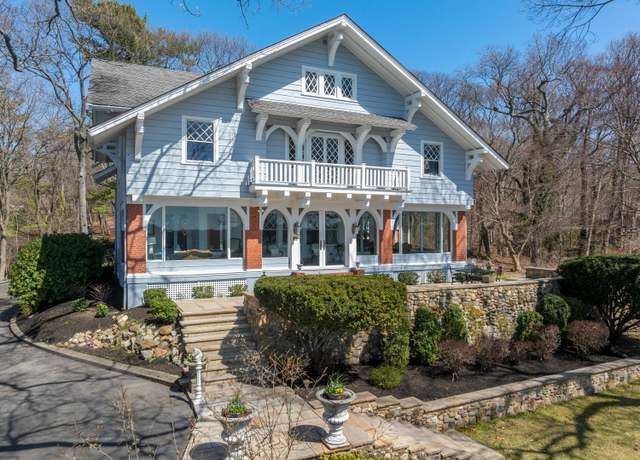 Property at 10 Pine Path, Port Jefferson, NY 11777, 8 beds, 4.5 baths