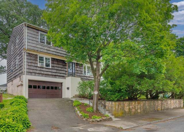 Property at 32 Brady Ave, New Rochelle, NY 10805, 6 beds, 2 baths