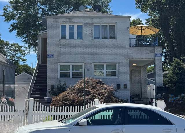 Property at 38 Nesaquake Ave, Port Washington, NY 11050, 6 beds, 3 baths