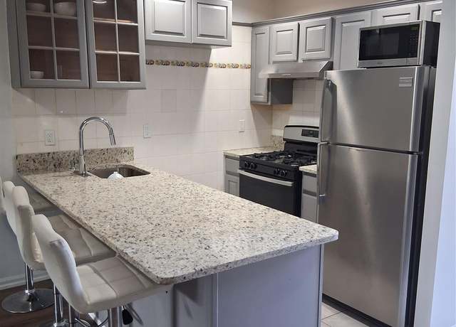 Property at 200 Davis Ave Unit 1C, Bronx, NY 10465, 2 beds, 1 bath