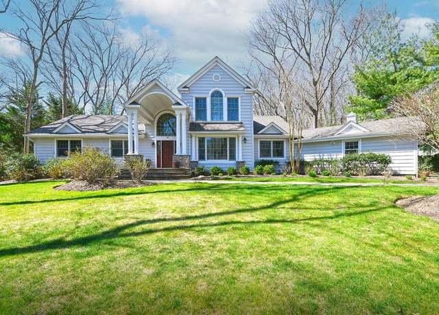Property at 46 Round Tree Dr, Melville, NY 11747, 5 beds, 3.5 baths