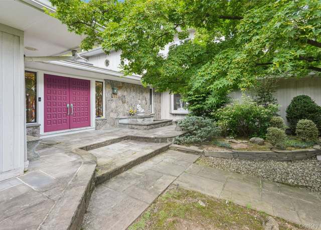 Property at 8 Lisa Ln, New City, NY 10956, 5 beds, 4.5 baths