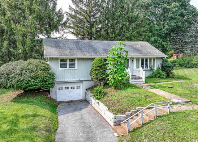 Property at 13 White Oak Ter, Campbell Hall, NY 10916, 3 beds, 1 bath