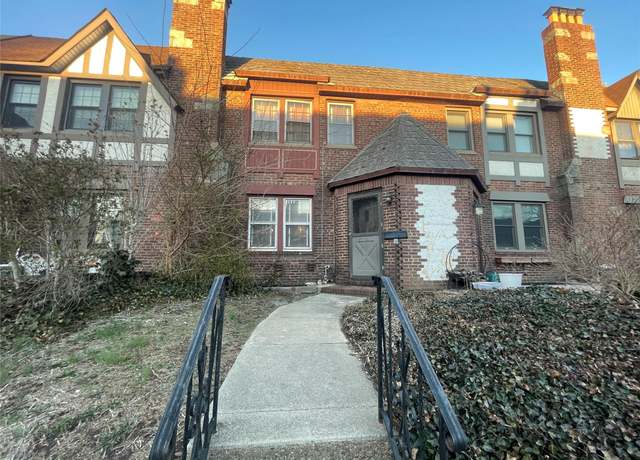 Property at 354 Bauer Pl, Mineola, NY 11501, 3 beds, 1 bath
