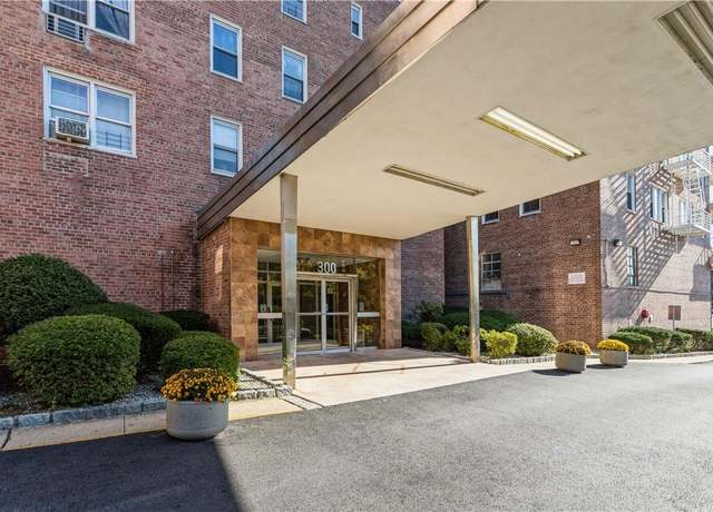 Property at 300 N Broadway Unit 4N, Yonkers, NY 10701, 1 bath