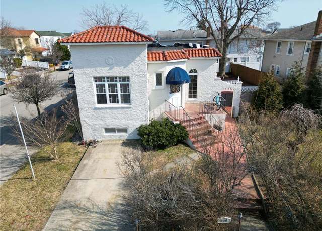 Property at 720 Franklin Blvd, Long Beach, NY 11561, 3 beds, 2 baths