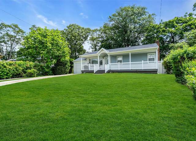 Property at 22 Robert Dr, Huntington, NY 11743, 3 beds, 1 bath