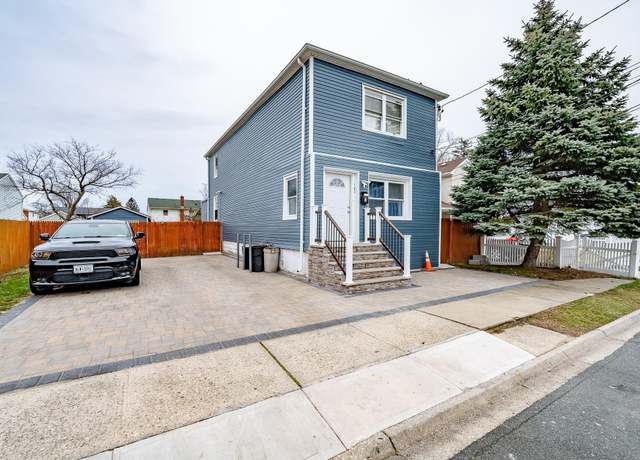 Property at 140 Galvani St, Copiague, NY 11726, 3 beds, 2 baths