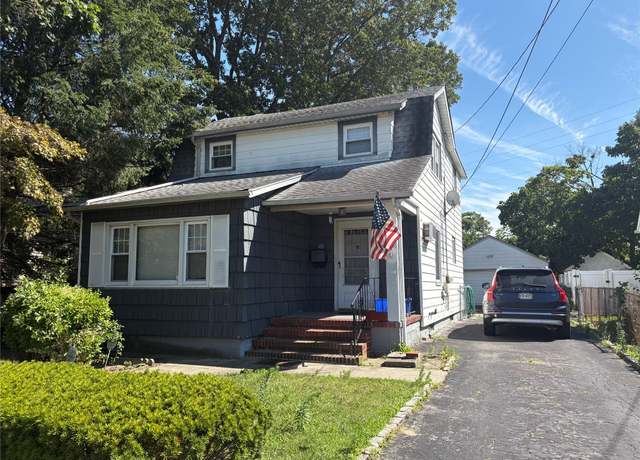 Property at 9 Prospect Ave, East Rockaway, NY 11518, 3 beds, 1.5 baths
