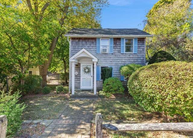 Property at 150 Hobart Rd, Southold, NY 11971, 2 beds, 2 baths