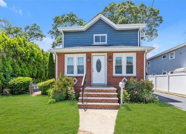 Property at 123 Mitchell St, North Bellmore, NY 11710, 4 beds, 3 baths