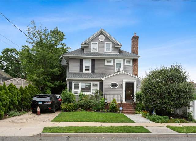 Property at 54 S Centre Ave, Rockville Centre, NY 11570, 6 beds, 3 baths