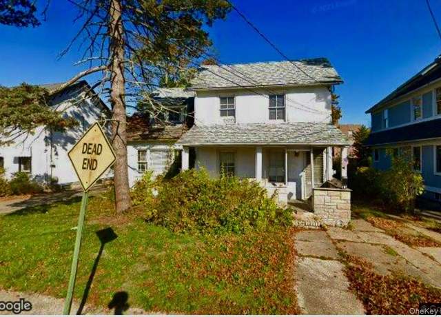 Property at 110 Stella Ct, Lynbrook, NY 11563, 3 beds, 1 bath