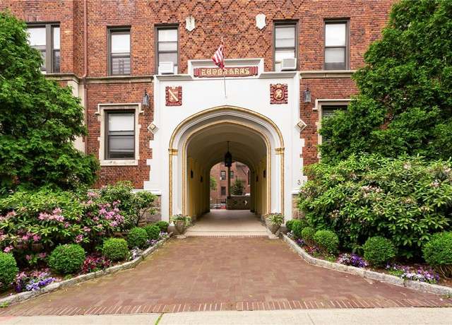Property at 31 Pondfield Rd W #69, Yonkers, NY 10708, 2 beds, 1 bath