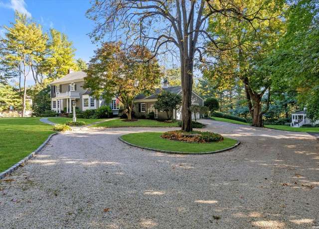 Property at 2 Peacock Ln, Lattingtown, NY 11560, 4 beds, 2.5 baths