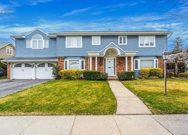 Property at 4 Midfarm Rd, Rockville Centre, NY 11570, 5 beds, 4.5 baths