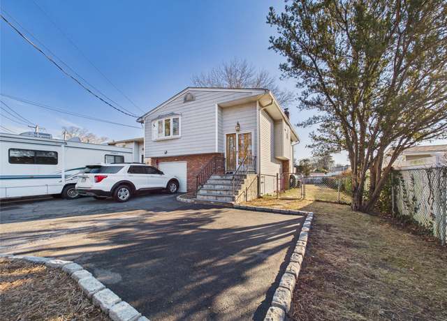 Property at 263 Commack Rd, Deer Park, NY 11729, 4 beds, 2 baths