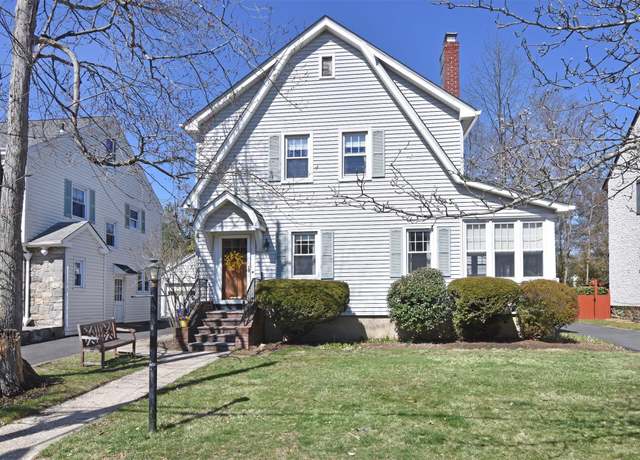 Property at 37 Carwall Ave, Mount Vernon, NY 10552, 3 beds, 1.5 baths
