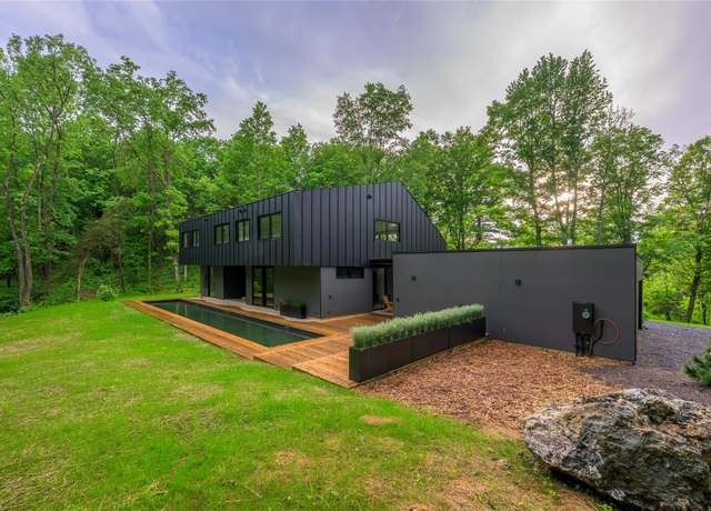 Property at 474 Route 199, Red Hook, NY 12571, 4 beds, 4.5 baths