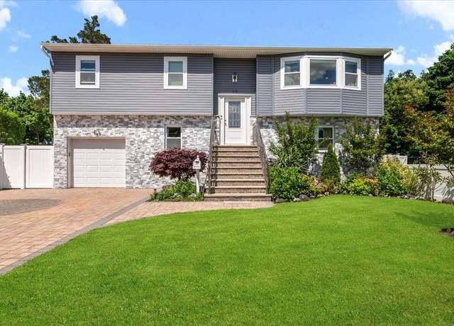 Property at 48 Floral Ave, Bethpage, NY 11714, 5 beds, 4 baths