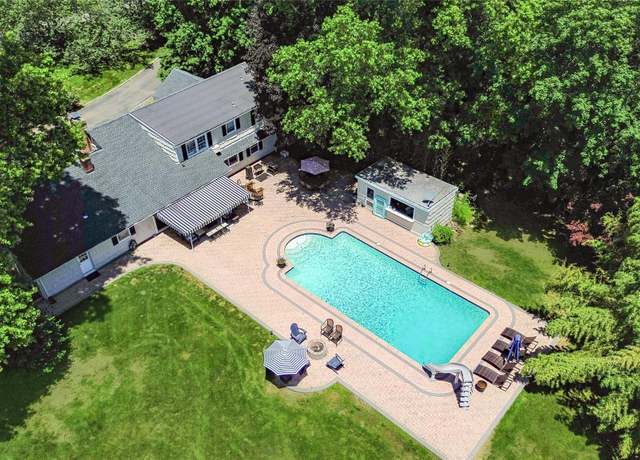 Property at 843 Orchard Ln, Muttontown, NY 11771, 5 beds, 3 baths