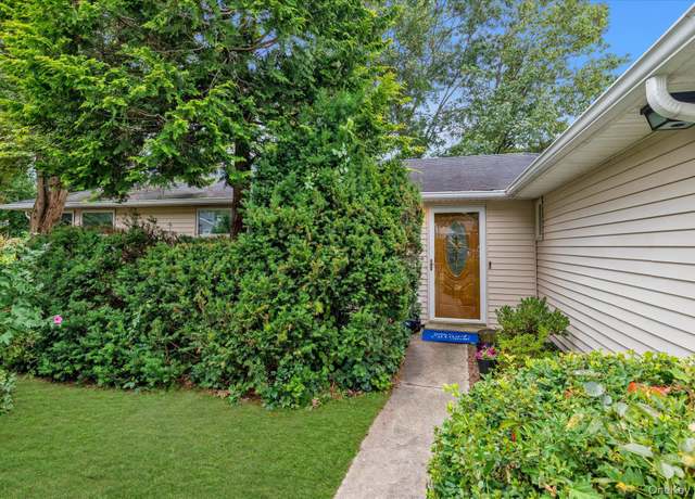 Property at 7 Swartout Pl, Amityville, NY 11701, 4 beds, 2 baths