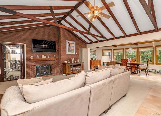 Property at 7 Swartout Pl, Amityville, NY 11701, 4 beds, 2 baths