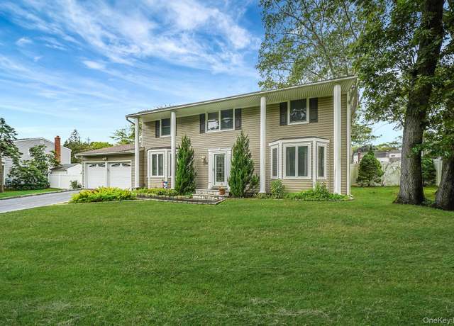 Property at 24 Oakdale Ave, Farmingville, NY 11738, 4 beds, 3 baths