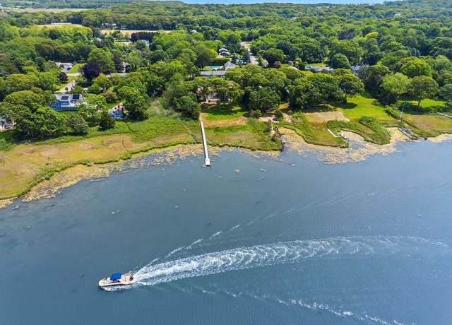 Property at 2000 Beebe Dr, Cutchogue, NY 11935, 5 beds, 2.5 baths