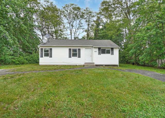Property at 623 Meade Ave, Bellport, NY 11713, 3 beds, 1 bath