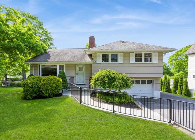 Property at 789 Warren Ave, Thornwood, NY 10594, 3 beds, 2 baths