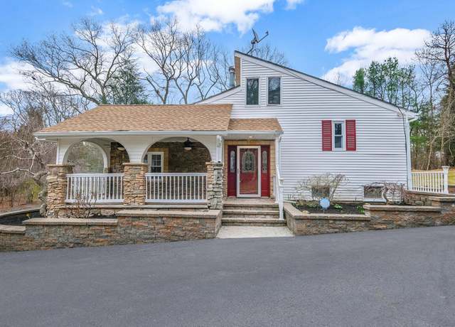 Property at 90 E Bartlett Rd, Middle Island, NY 11953, 3 beds, 2.5 baths