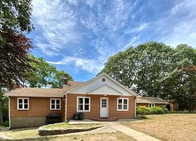 Property at 40 Garden Rd, Rocky Point, NY 11778, 3 beds