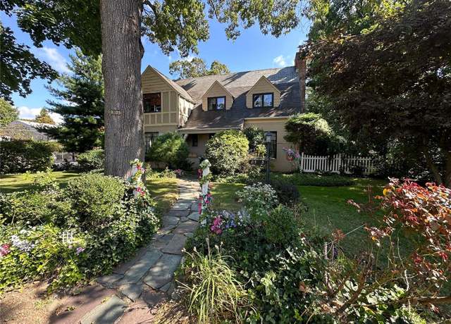 Property at 85-33 Somerset St, Jamaica Estates, NY 11432, 3 beds, 3.5 baths