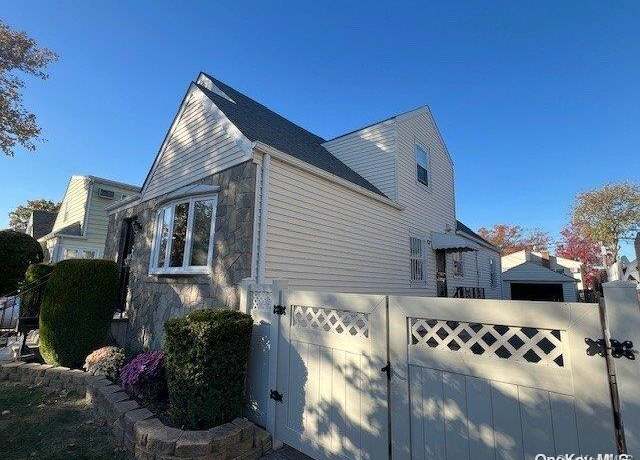 Property at 163-39 21st Ave, Whitestone, NY 11357, 5 beds, 2 baths