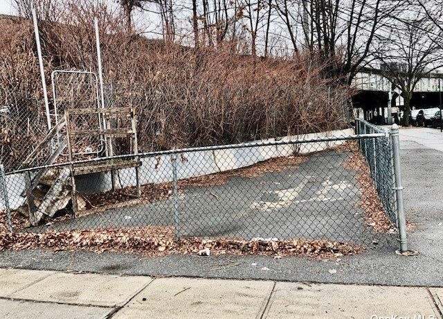 Property at 5701 39th Ave, Woodside, NY 11377