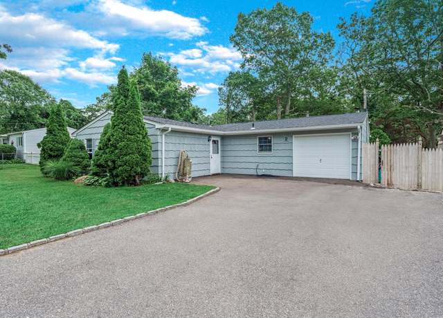 Property at 2 Pinetop Dr, Shirley, NY 11967, 4 beds, 2 baths