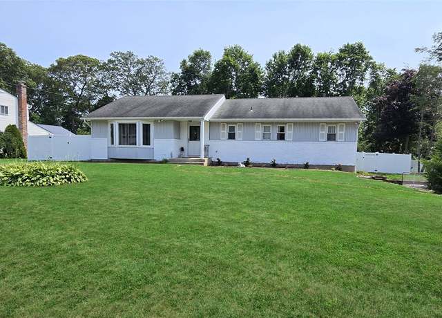 Property at 8 Milhouse Ln, Lake Grove, NY 11755, 3 beds, 2 baths