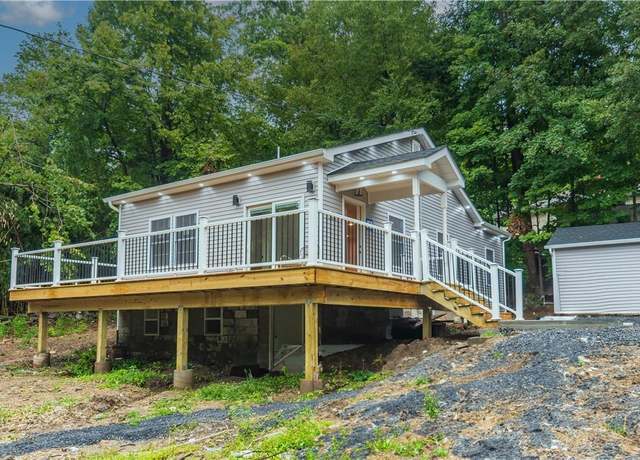 Property at 11 Lookout Trl, Monroe, NY 10950, 3 beds, 1 bath