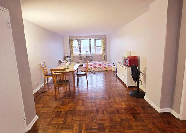 Property at 8900 170th St Unit 8G, Jamaica, NY 11432, 1 bed, 1 bath