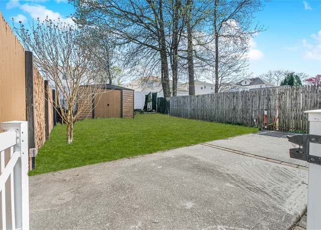 Property at 83 Vincent Ave, Staten Island, NY 10306, 3 beds, 2.5 baths