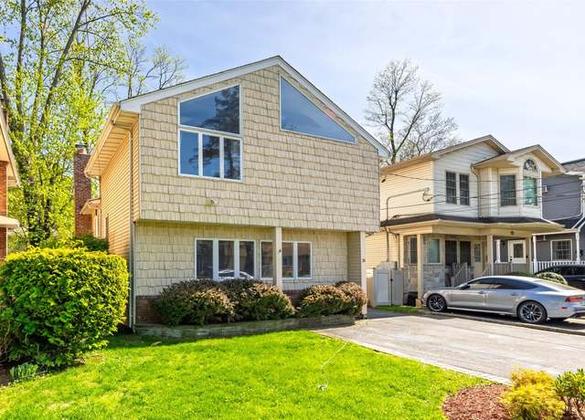 Property at 38 Corchaug Ave, Port Washington, NY 11050, 3 beds, 2.5 baths