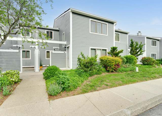 Property at 54 Hudson Point Ln, Ossining, NY 10562, 2 beds, 2 baths