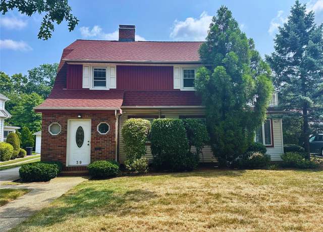 Property at 39 Remsen Ln, Floral Park, NY 11001, 4 beds, 3 baths